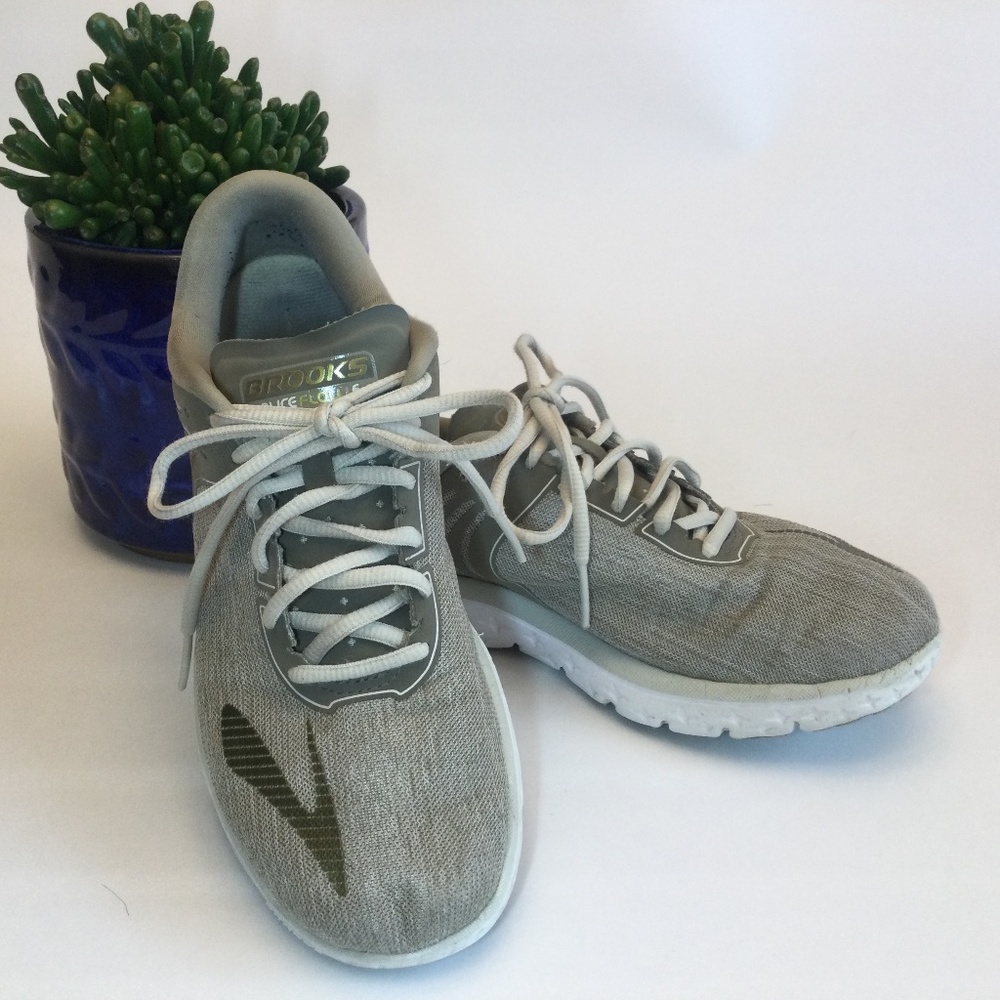 Brooks Pure Flow6 size 7.5
